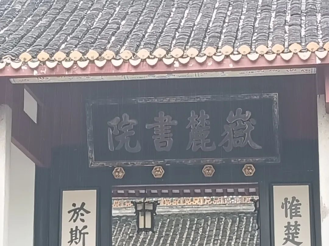 DƬ